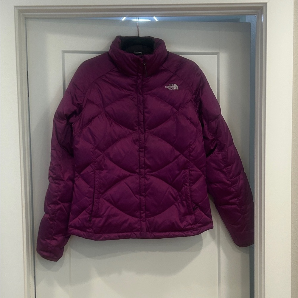 The North Face Women's Puffer Jacket in Rich magenta. Perfect for subzero.